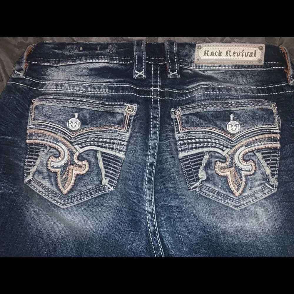 🚫SOLD🚫 New Women’s Rock Revival Sosie Mid-Rise Straight Jeans - Picture 10 of 15